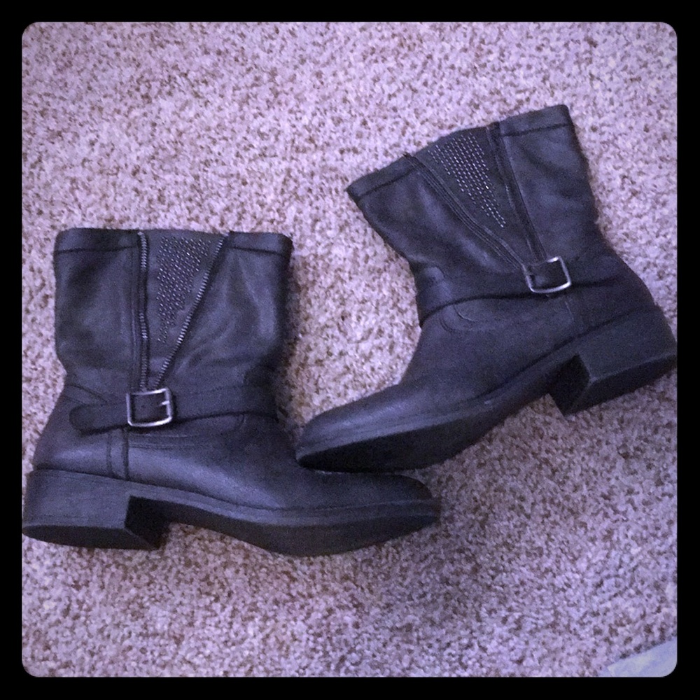 Style and Co Grey Boots